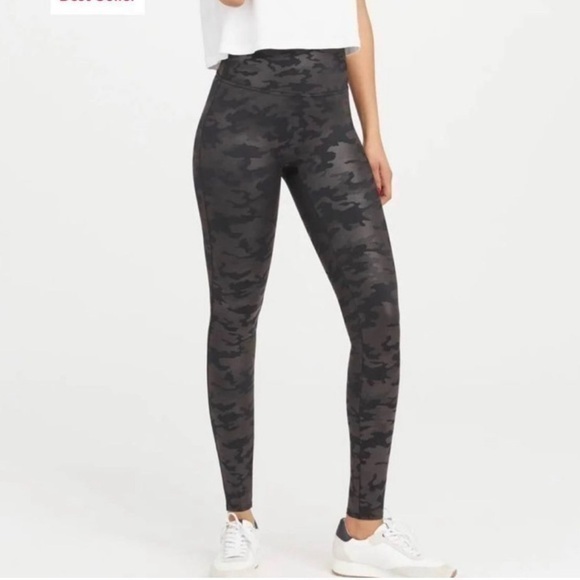 SPANX Faux Leather Camo Leggings Size L Color Gray/Black